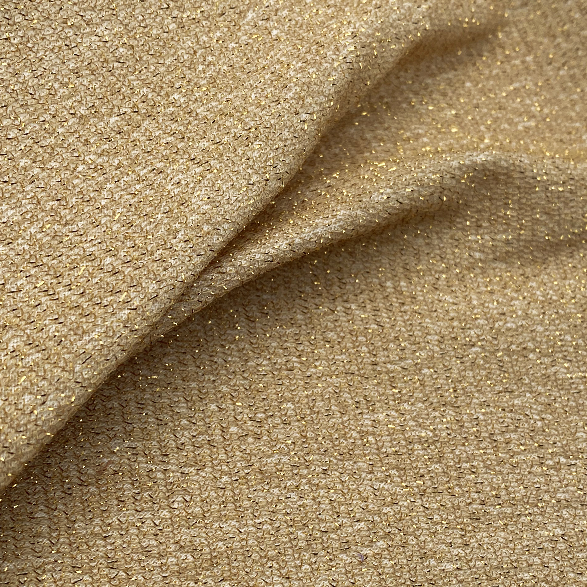 41 ٪ Rayon 34 ٪ Polyester 16 ٪ Mental 6 ٪ Nylon 3 ٪ SPANDEX الوزن 245 عرض GSM 160 سم النسيج الذهبي